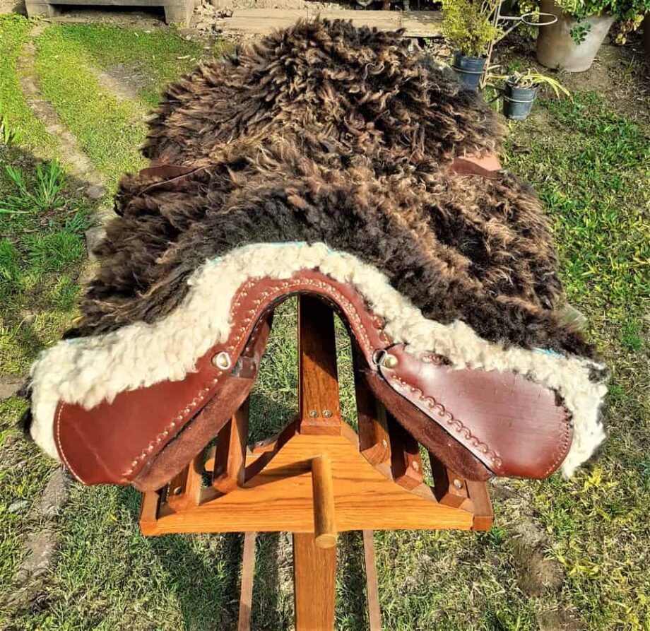 Montura Chilena o Sureña Premium; hecha a mano con carcasa de fibra de vidrio y armazón de madera con basteras de latex -  Único  - Calidad y tradición La Rodada, desde 1968
