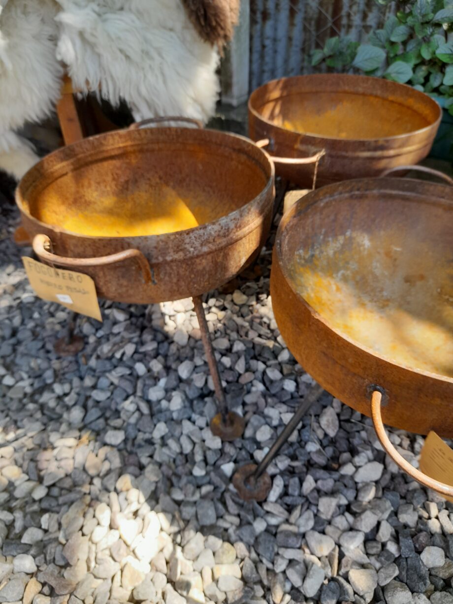 Fogoneros  (mini) en Hierro macizo con manija (37cm diámetro y 40cm alto)8