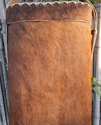 Matera Correntina cuero crudo con pelo natural. 40cm alto x 31cm ancho