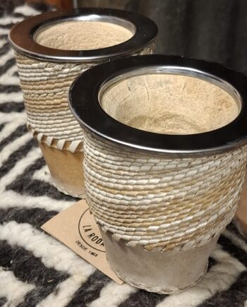 Mate calabaza correntina recubierto en cuero crudo con costura de tiento  - Hecho a mano